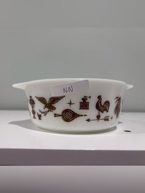 Pyrex 472 Early American Vintage White Milk Glass Casserole Dish with Brown